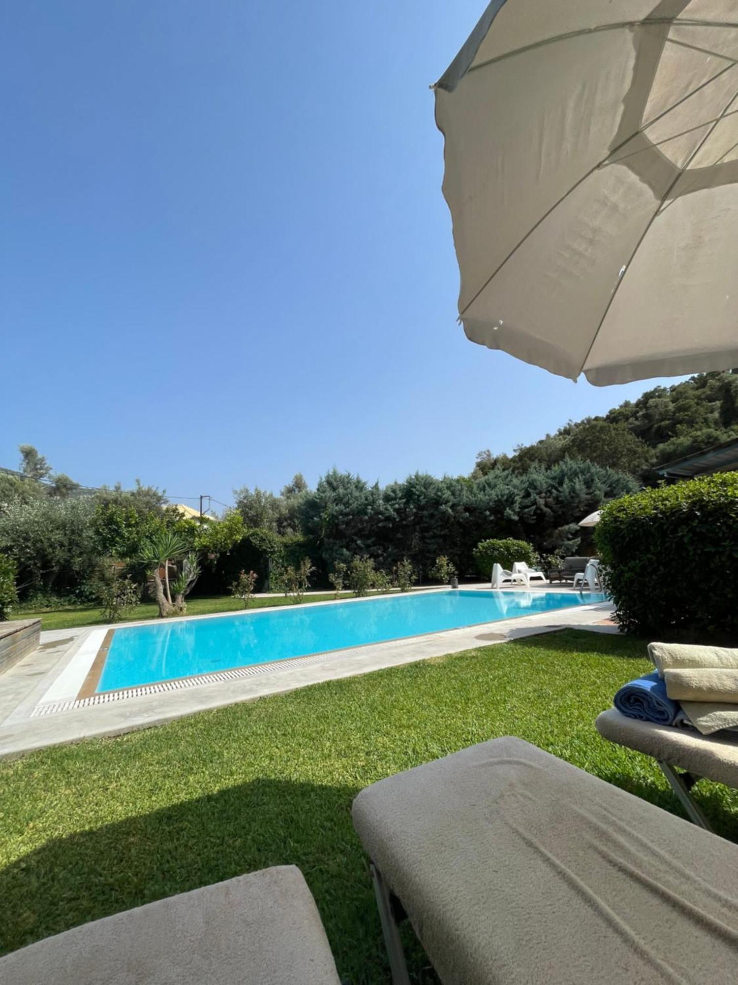 Gialos Villas 1-2 With A Private Pool 미크로스 지알로스 외부 사진